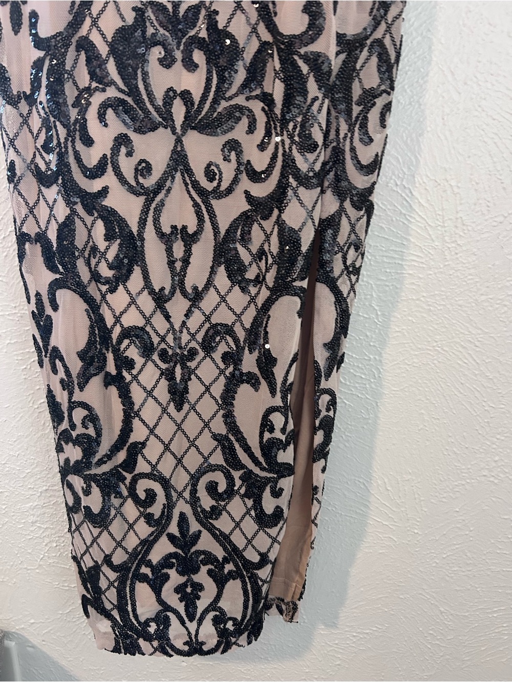 Windsor Nude and Black Lace-Overlay Midi Dress - Picture 4 of 9